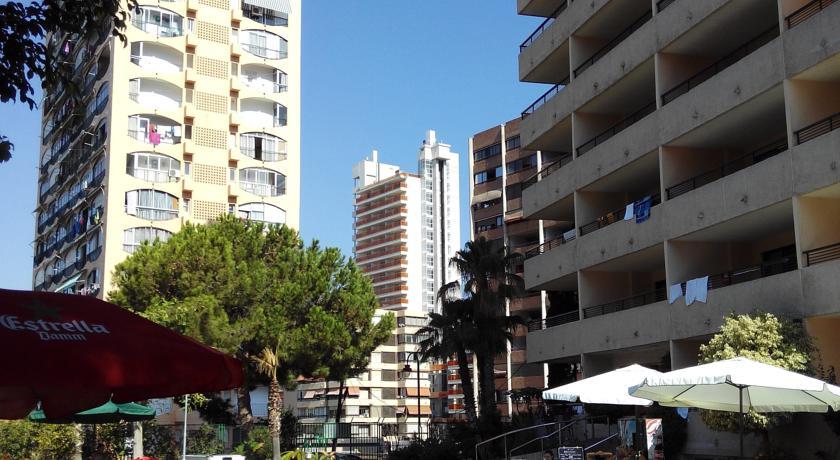 Halley Hotel & Apartments Affiliated By Melia Benidorm Kültér fotó